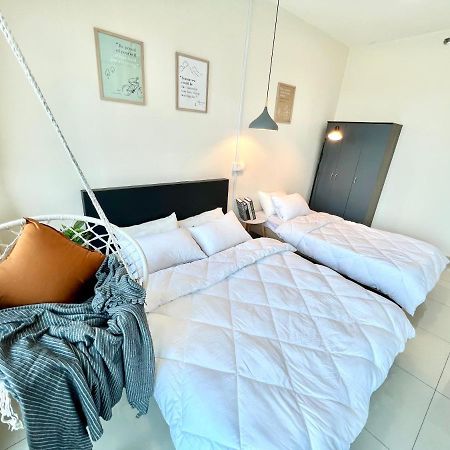 A 1-4 Pax Cozy Studio Tv Box Pool 100Mps Wifi 3 Bed Trefoil เซอเตียอาลัม ภายนอก รูปภาพ