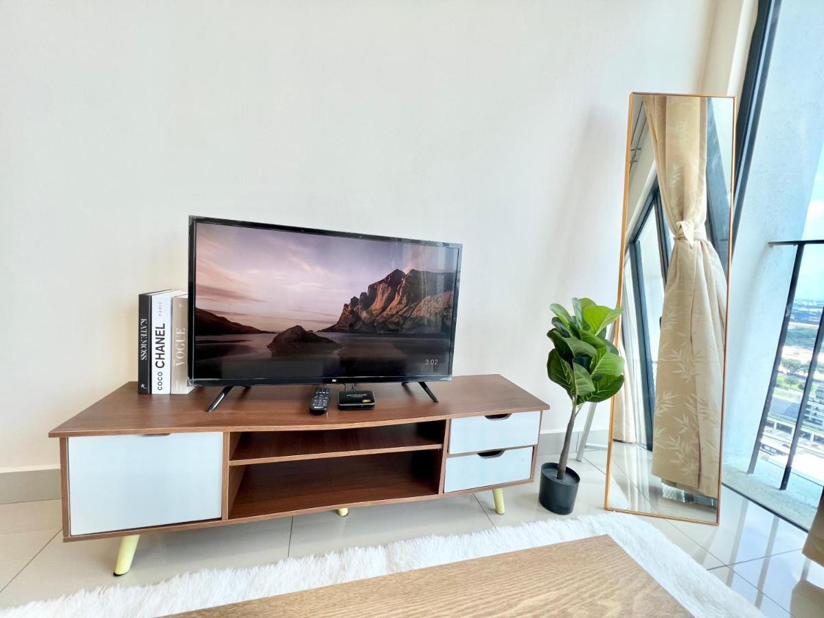 A 1-4 Pax Cozy Studio Tv Box Pool 100Mps Wifi 3 Bed Trefoil เซอเตียอาลัม ภายนอก รูปภาพ
