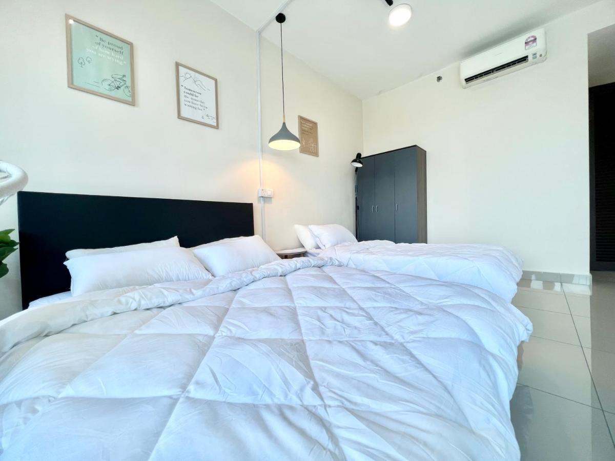 A 1-4 Pax Cozy Studio Tv Box Pool 100Mps Wifi 3 Bed Trefoil เซอเตียอาลัม ภายนอก รูปภาพ