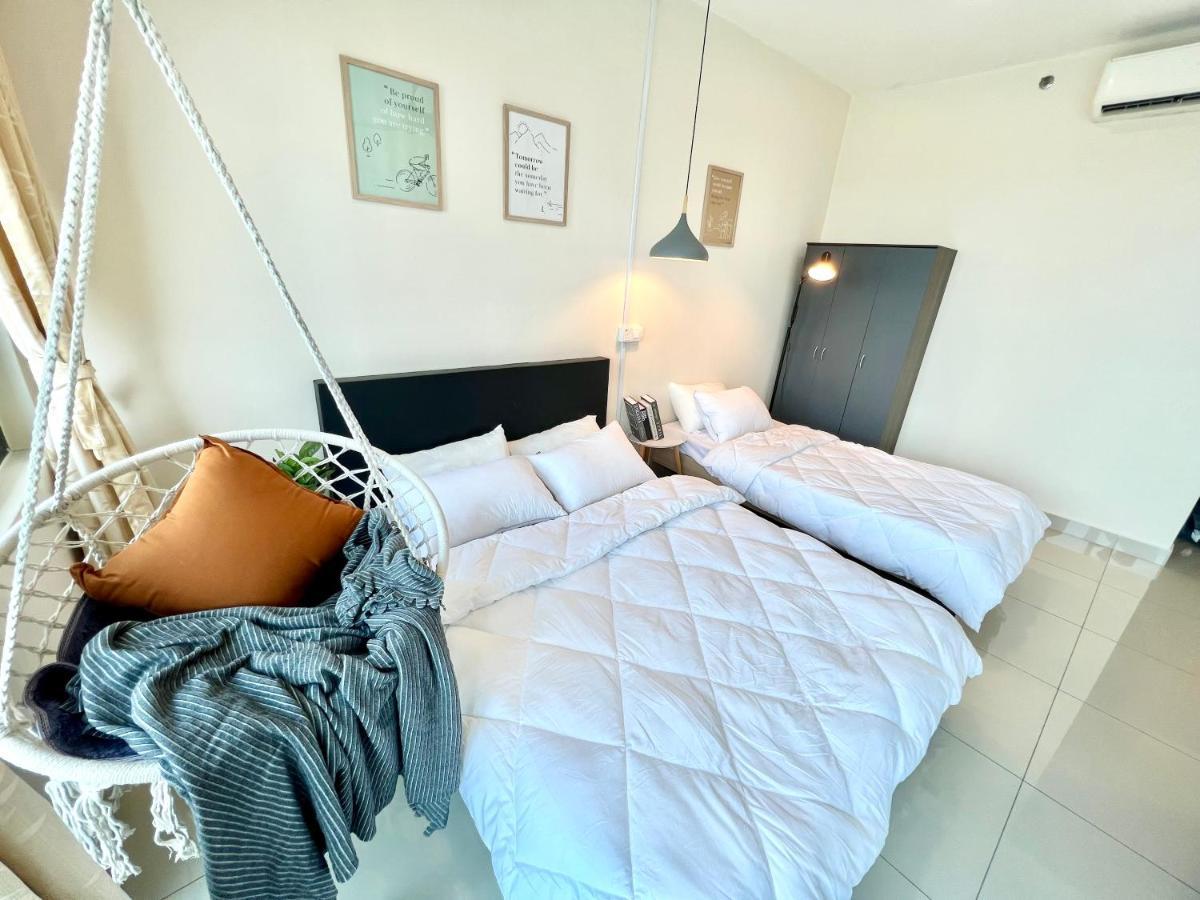 A 1-4 Pax Cozy Studio Tv Box Pool 100Mps Wifi 3 Bed Trefoil เซอเตียอาลัม ภายนอก รูปภาพ